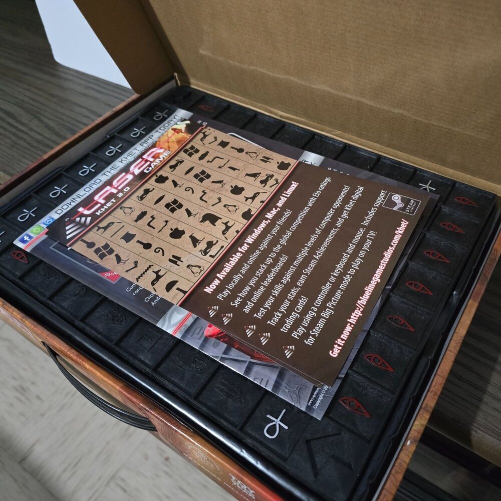 Laser Khet 2.0 Board Game Strategy Mensa Toy of the Year 100% Complete Working - Picture 2 of 7